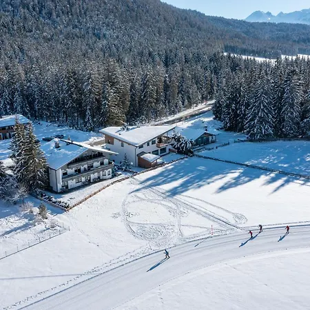 Karwendel Berglodge Apartmán *