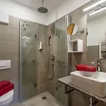 Karwendel Berglodge 洛伊塔施