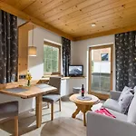 公寓 Karwendel Berglodge 洛伊塔施