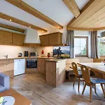 Karwendel Berglodge * 洛伊塔施
