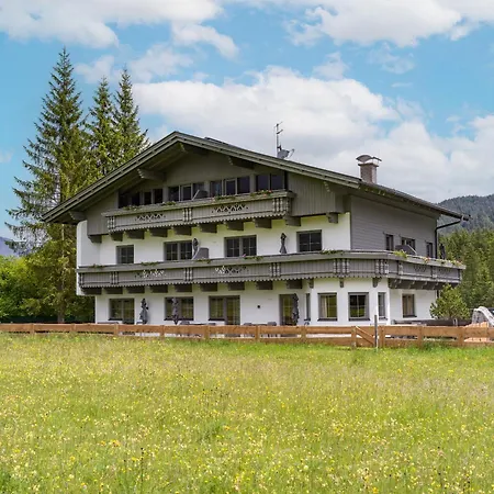 Karwendel Berglodge 公寓 *